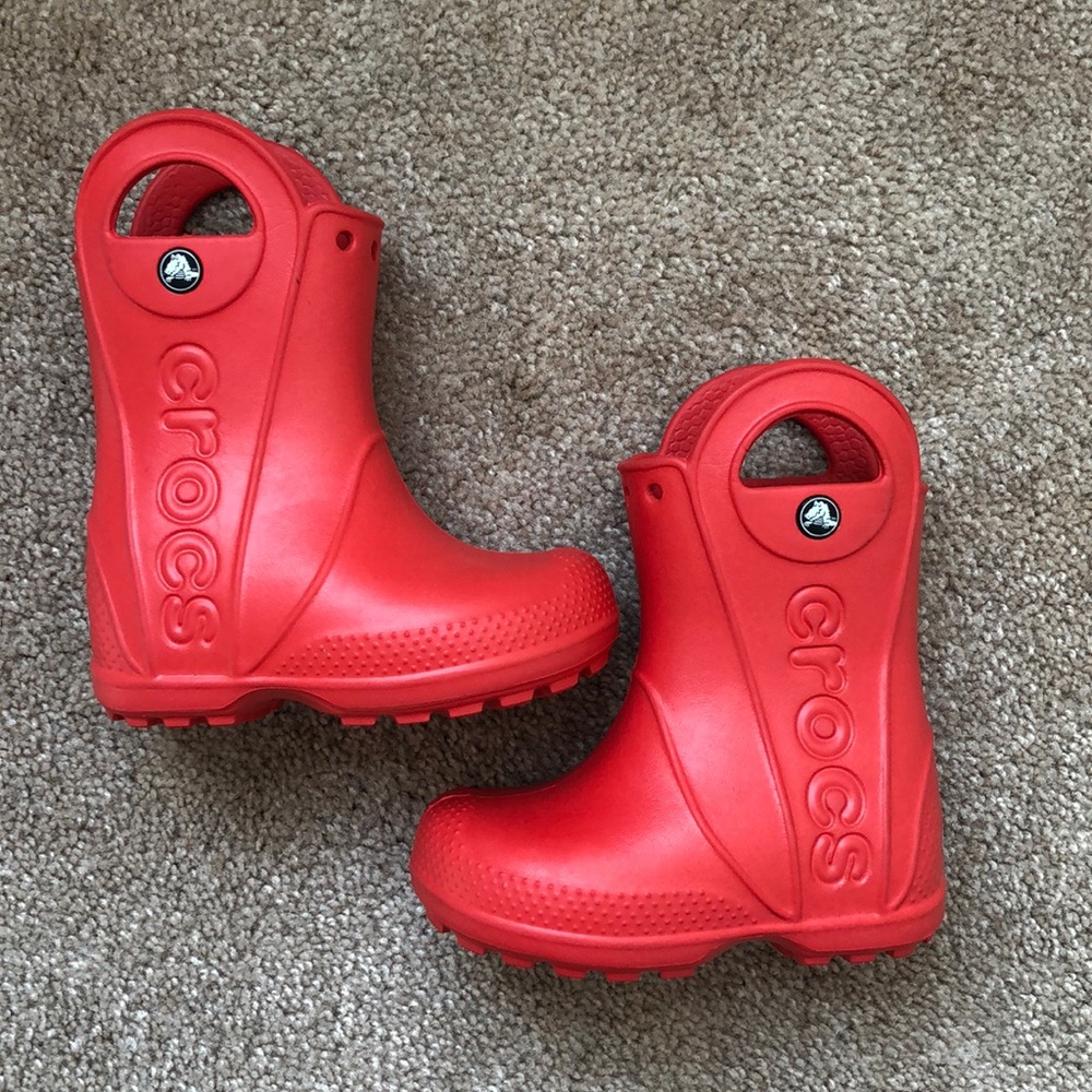 CROCS rain boots size child 7